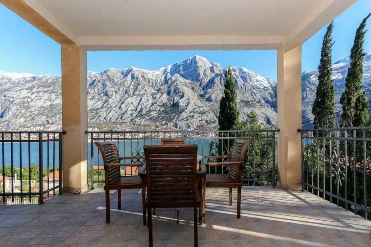 Sun Apartment Kotor Bagian luar foto