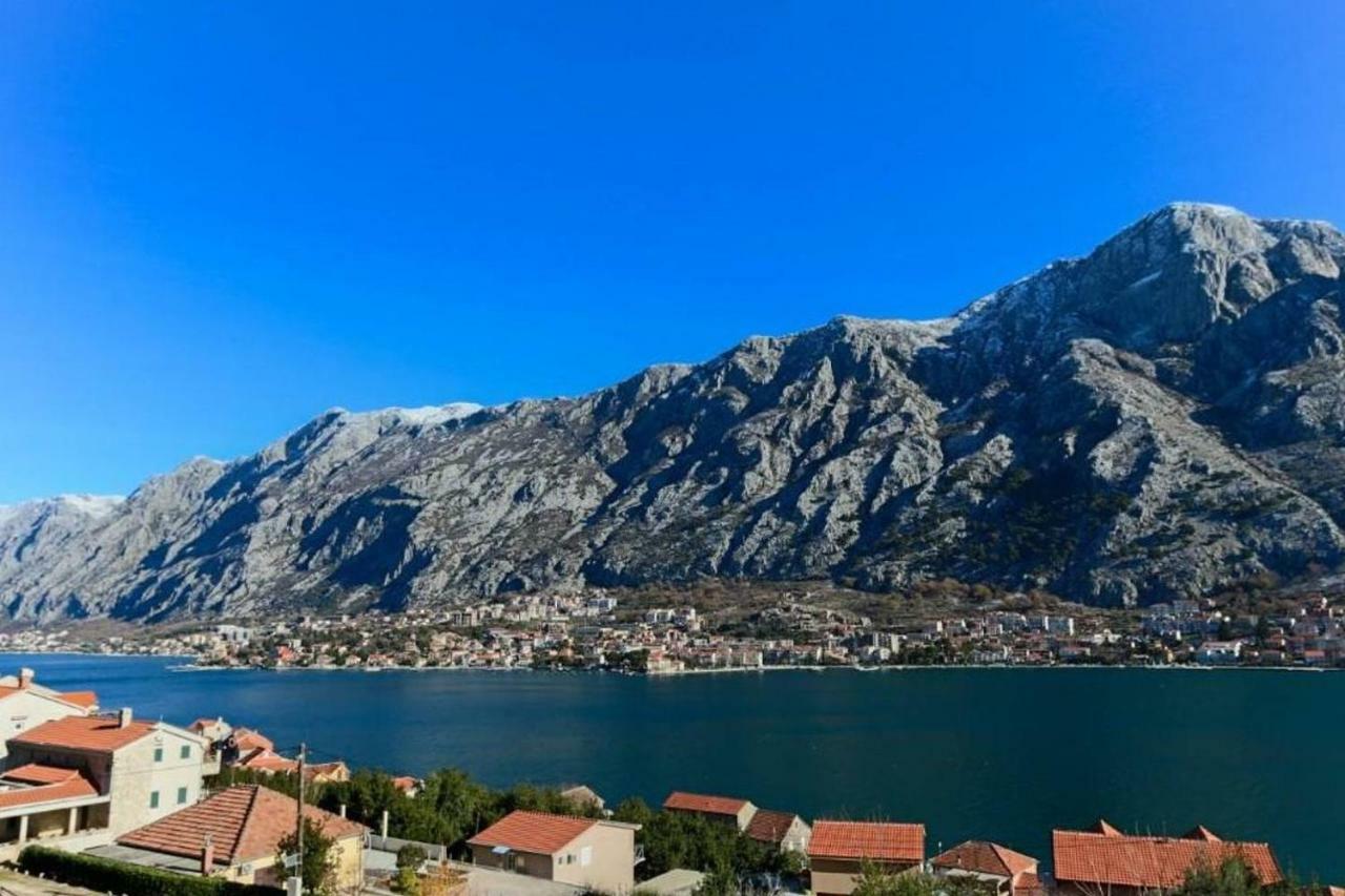 Sun Apartment Kotor Bagian luar foto